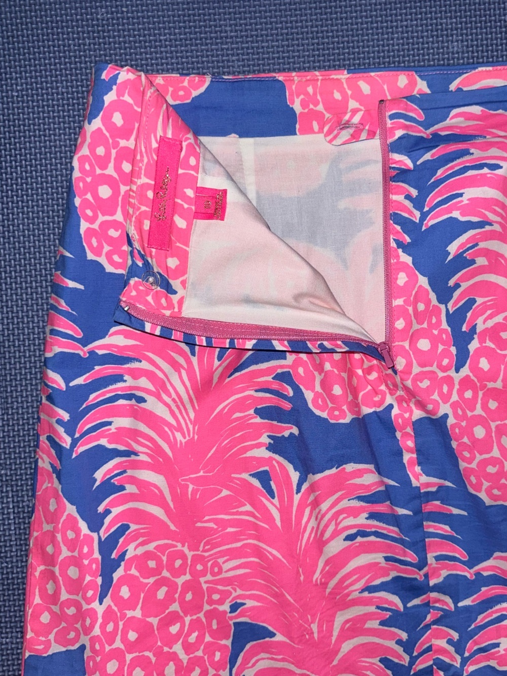 Lilly Pulitzer Izzy Skirt in Blue Haven Little Flamenco Pineapple Print Size 10 - Picture 6 of 9
